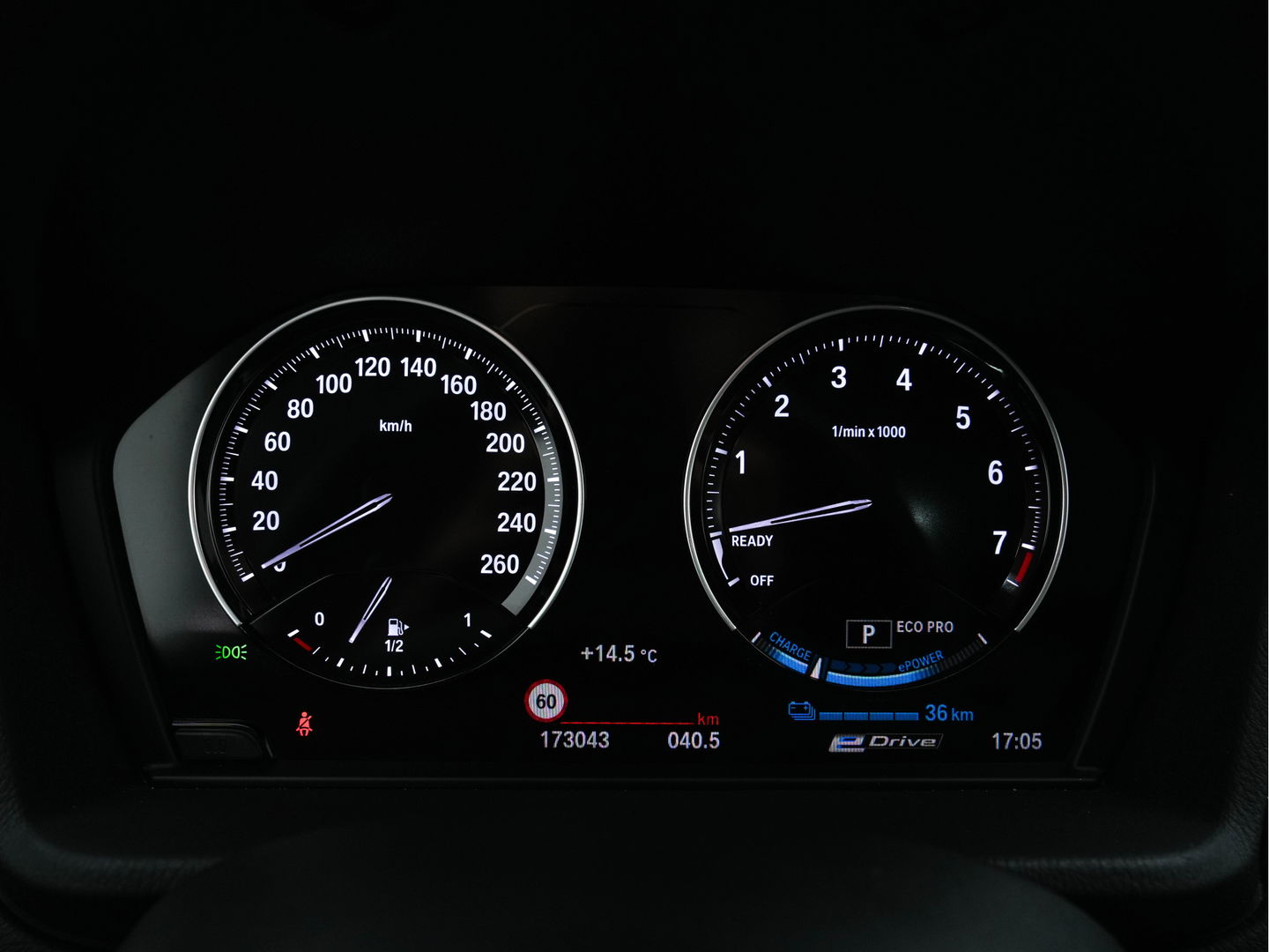 BMW X1 xDrive25e Sportline Business Edition Plus (Plug-In) (INCL-BTW) Aut. *PANO | LEATHER | FULL-LED | HEATED-SPORTSEATS | HIFI-SYSTEM | CAMERA | PRIVACYGLASS | NAVI-FULLMAP | ECC | HEAD-UP | PDC | KEYLESS | DAB | CRUISE | TOWBAR | AMBIENTLIGHT | 18