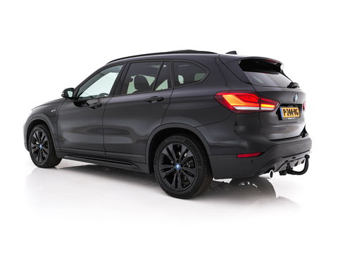 BMW X1 xDrive25e Sportline Business Edition Plus (Plug-In) (INCL-BTW) Aut. *PANO | LEATHER | FULL-LED | HEATED-SPORTSEATS | HIFI-SYSTEM | CAMERA | PRIVACYGLASS | NAVI-FULLMAP | ECC | HEAD-UP | PDC | KEYLESS | DAB | CRUISE | TOWBAR | AMBIENTLIGHT | 18