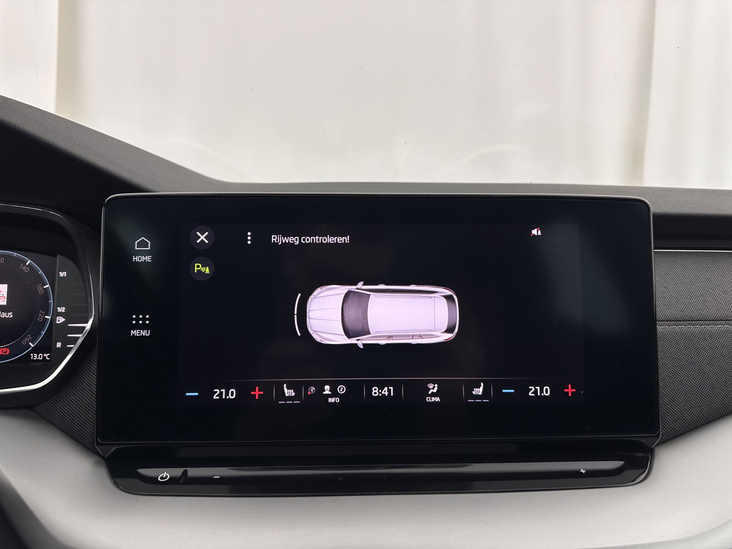 Škoda Octavia Combi 1.0 TSI Style (INCL.BTW) *PANO | FULL-LED | LANE-ASSIST | DIGI-COCKPIT | HEATED-COMFORTSEATS | NAVI-FULLMAP | PRIVACY-GLASS | KEYLESS | DAB | ECC | PDC | CRUISE | TOWBAR | 18''ALU*