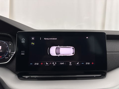 Škoda Octavia Combi 1.0 TSI Style (INCL.BTW) *PANO | FULL-LED | LANE-ASSIST | DIGI-COCKPIT | HEATED-COMFORTSEATS | NAVI-FULLMAP | PRIVACY-GLASS | KEYLESS | DAB | ECC | PDC | CRUISE | TOWBAR | 18''ALU*