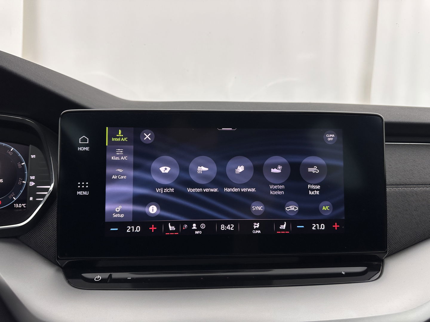 Škoda Octavia Combi 1.0 TSI Style (INCL.BTW) *PANO | FULL-LED | LANE-ASSIST | DIGI-COCKPIT | HEATED-COMFORTSEATS | NAVI-FULLMAP | PRIVACY-GLASS | KEYLESS | DAB | ECC | PDC | CRUISE | TOWBAR | 18''ALU*