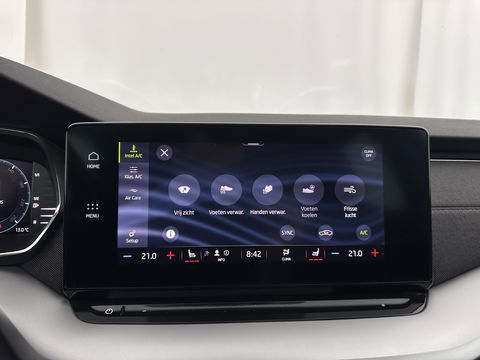 Škoda Octavia Combi 1.0 TSI Style (INCL.BTW) *PANO | FULL-LED | LANE-ASSIST | DIGI-COCKPIT | HEATED-COMFORTSEATS | NAVI-FULLMAP | PRIVACY-GLASS | KEYLESS | DAB | ECC | PDC | CRUISE | TOWBAR | 18''ALU*