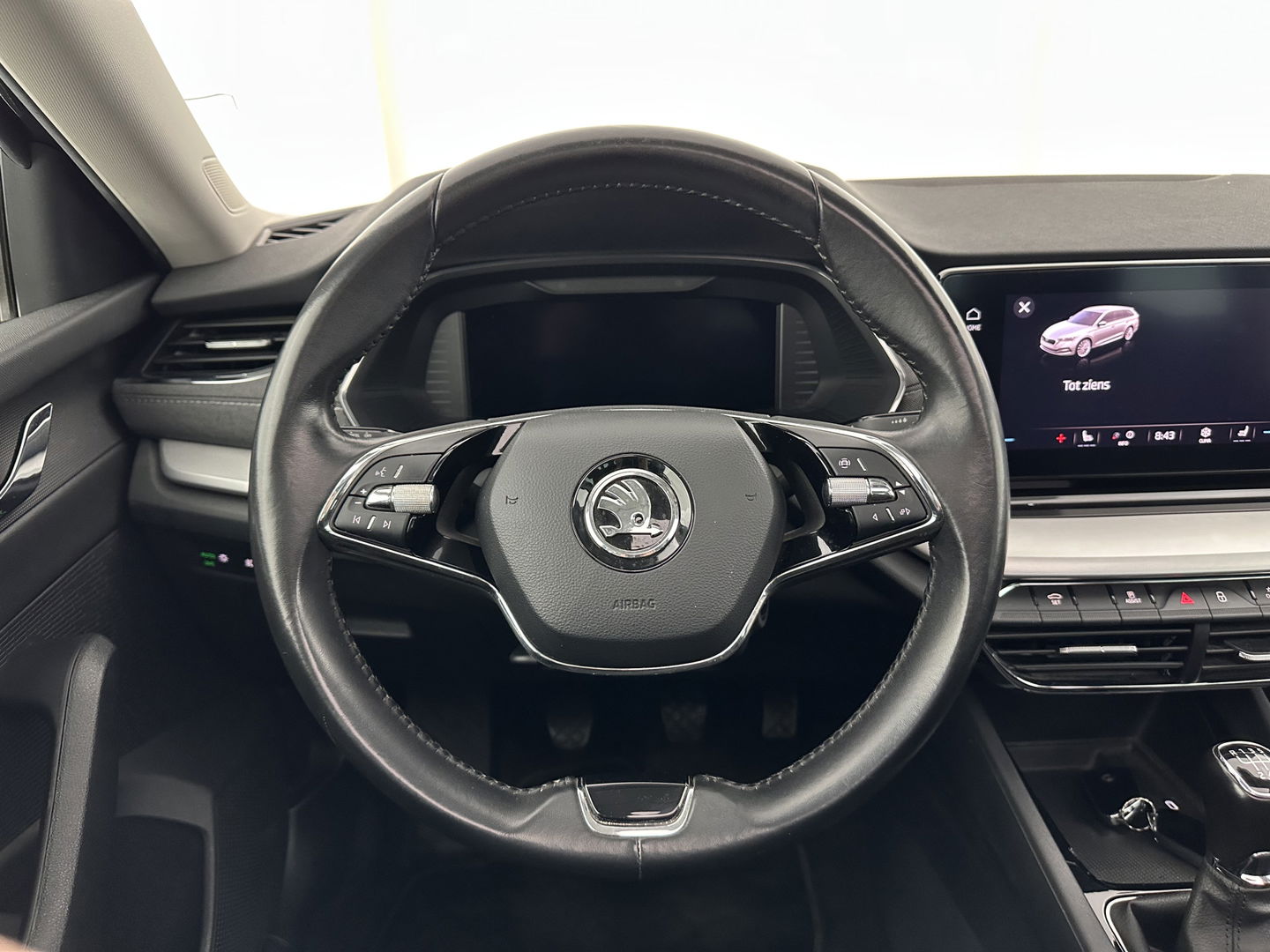 Škoda Octavia Combi 1.0 TSI Style (INCL.BTW) *PANO | FULL-LED | LANE-ASSIST | DIGI-COCKPIT | HEATED-COMFORTSEATS | NAVI-FULLMAP | PRIVACY-GLASS | KEYLESS | DAB | ECC | PDC | CRUISE | TOWBAR | 18''ALU*