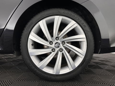 Škoda Octavia Combi 1.0 TSI Style (INCL.BTW) *PANO | FULL-LED | LANE-ASSIST | DIGI-COCKPIT | HEATED-COMFORTSEATS | NAVI-FULLMAP | PRIVACY-GLASS | KEYLESS | DAB | ECC | PDC | CRUISE | TOWBAR | 18''ALU*