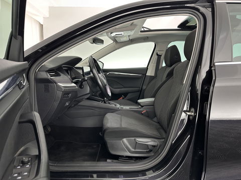 Škoda Octavia Combi 1.0 TSI Style (INCL.BTW) *PANO | FULL-LED | LANE-ASSIST | DIGI-COCKPIT | HEATED-COMFORTSEATS | NAVI-FULLMAP | PRIVACY-GLASS | KEYLESS | DAB | ECC | PDC | CRUISE | TOWBAR | 18''ALU*