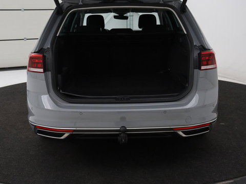 Volkswagen Passat 1.4 TSI PHEV GTE Business | Adaptive Cruise | Stoelverwarming | Trekhaak | Carplay | Massage | Camera