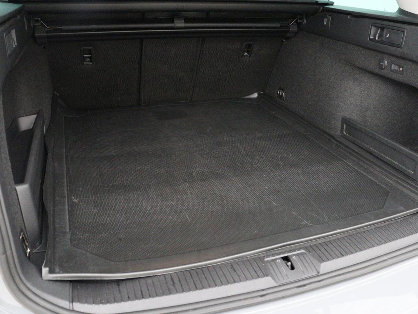 Volkswagen Passat 1.4 TSI PHEV GTE Business | Adaptive Cruise | Stoelverwarming | Trekhaak | Carplay | Massage | Camera