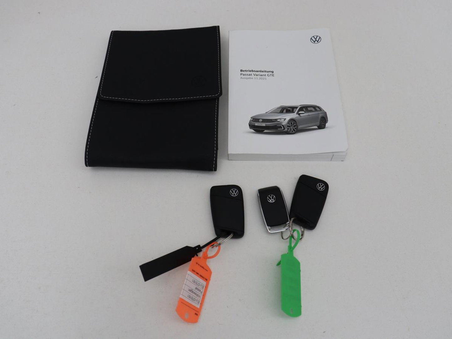 Volkswagen Passat 1.4 TSI PHEV GTE Business | Adaptive Cruise | Stoelverwarming | Trekhaak | Carplay | Massage | Camera