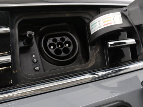 Volkswagen Passat 1.4 TSI PHEV GTE Business | Adaptive Cruise | Stoelverwarming | Trekhaak | Carplay | Massage | Camera