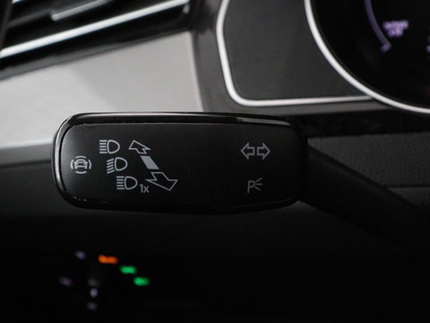 Volkswagen Passat 1.4 TSI PHEV GTE Business | Adaptive Cruise | Stoelverwarming | Trekhaak | Carplay | Massage | Camera