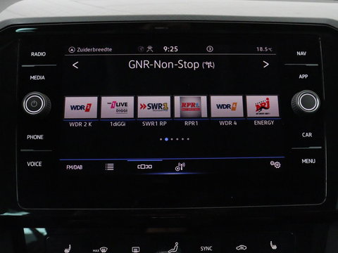 Volkswagen Passat 1.4 TSI PHEV GTE Business | Adaptive Cruise | Stoelverwarming | Trekhaak | Carplay | Massage | Camera