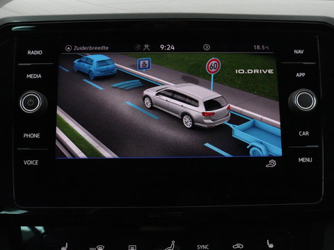 Volkswagen Passat 1.4 TSI PHEV GTE Business | Adaptive Cruise | Stoelverwarming | Trekhaak | Carplay | Massage | Camera