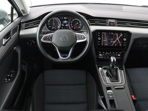 Volkswagen Passat 1.4 TSI PHEV GTE Business | Adaptive Cruise | Stoelverwarming | Trekhaak | Carplay | Massage | Camera