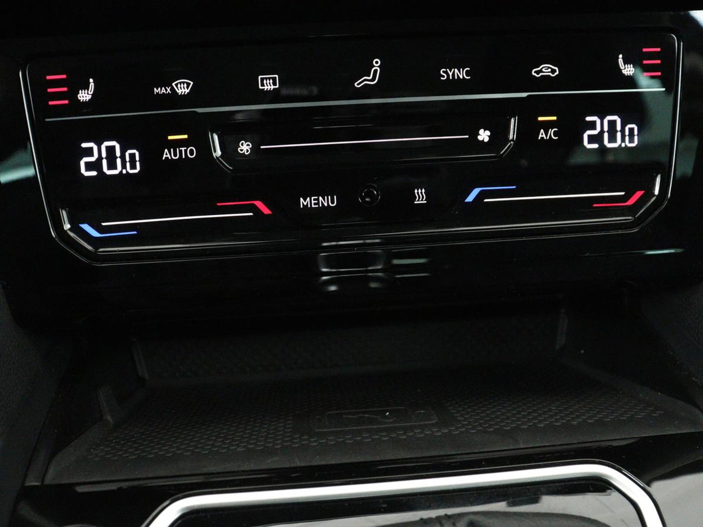 Volkswagen Passat 1.4 TSI PHEV GTE Business | Adaptive Cruise | Stoelverwarming | Trekhaak | Carplay | Massage | Camera