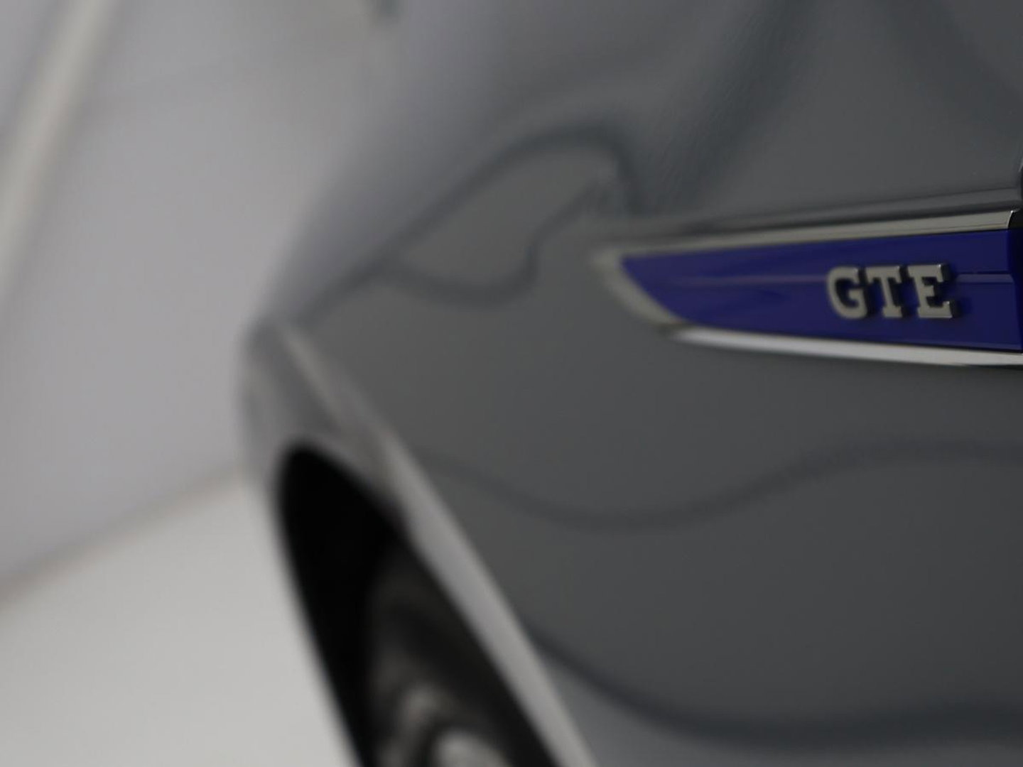 Volkswagen Passat 1.4 TSI PHEV GTE Business | Adaptive Cruise | Stoelverwarming | Trekhaak | Carplay | Massage | Camera