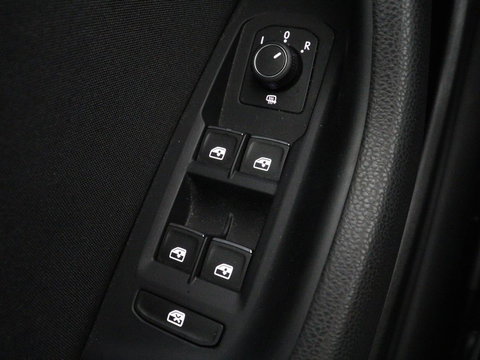 Volkswagen Passat 1.4 TSI PHEV GTE Business | Adaptive Cruise | Stoelverwarming | Trekhaak | Carplay | Massage | Camera