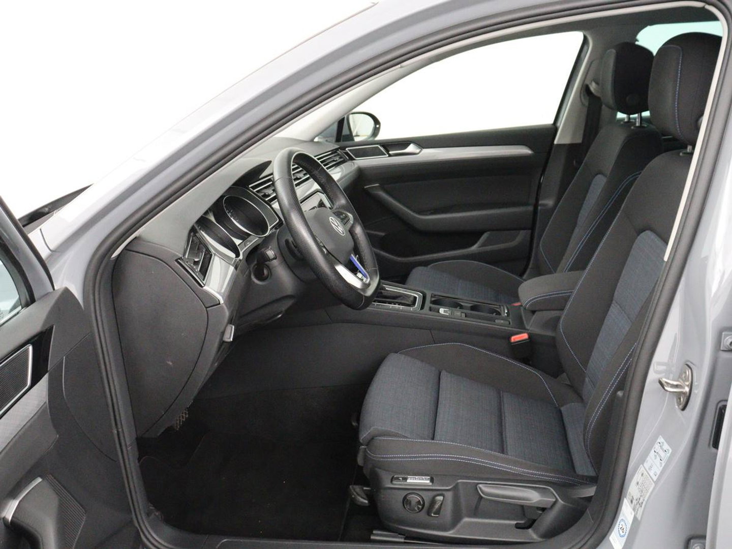 Volkswagen Passat 1.4 TSI PHEV GTE Business | Adaptive Cruise | Stoelverwarming | Trekhaak | Carplay | Massage | Camera