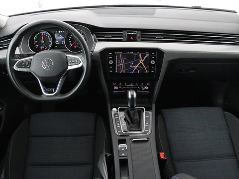 Volkswagen Passat 1.4 TSI PHEV GTE Business | Adaptive Cruise | Stoelverwarming | Trekhaak | Carplay | Massage | Camera