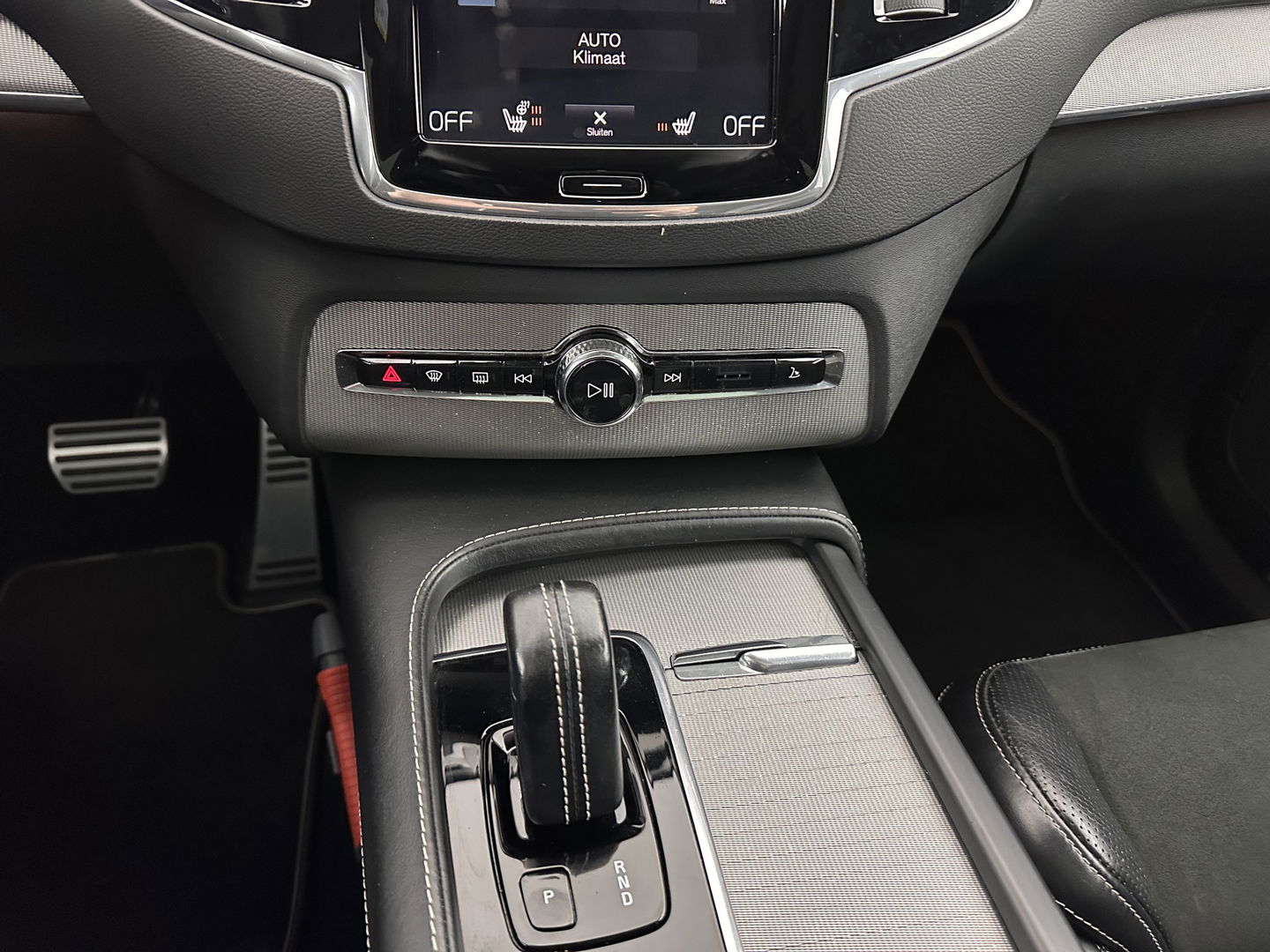 Volvo XC90 2.0 T8 R-Design Twin Engine AWD [ 7-Pers. ] (Plug-In) Aut. *PANO | LEATHER-ALCANTARA | FULL-LED | MEMORY-PACK | DIGI-COCKPIT | NAVI-FULLMAP | CARPLAY | ECC | HEATED-SPORTSEATS | LANE-ASSIST | PDC | HEAD-UP | TOWBAR | 20"ALU*