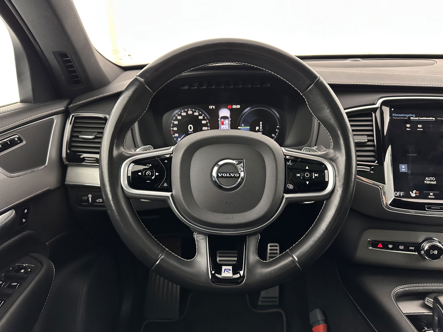 Volvo XC90 2.0 T8 R-Design Twin Engine AWD [ 7-Pers. ] (Plug-In) Aut. *PANO | LEATHER-ALCANTARA | FULL-LED | MEMORY-PACK | DIGI-COCKPIT | NAVI-FULLMAP | CARPLAY | ECC | HEATED-SPORTSEATS | LANE-ASSIST | PDC | HEAD-UP | TOWBAR | 20"ALU*