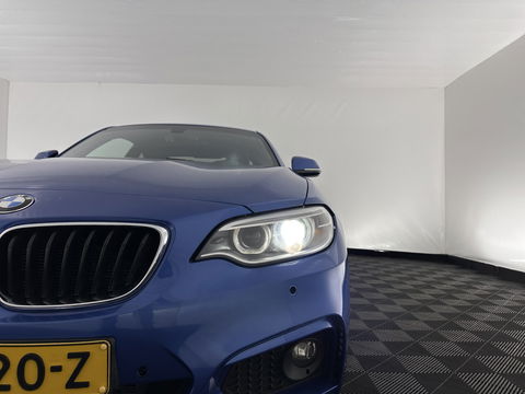 BMW 2 Serie Coupé 220d xDrive M-Sportpack Executive Aut. *XENON | ALCANTARA | HEATED-SPORTSEATS | HARMAN/KARDON | KEYLESS | NAVI-FULLMAP | PRIVACYGLASS | SHIFTPADDLES | ECC | PDC | CRUISE | 18''ALU*