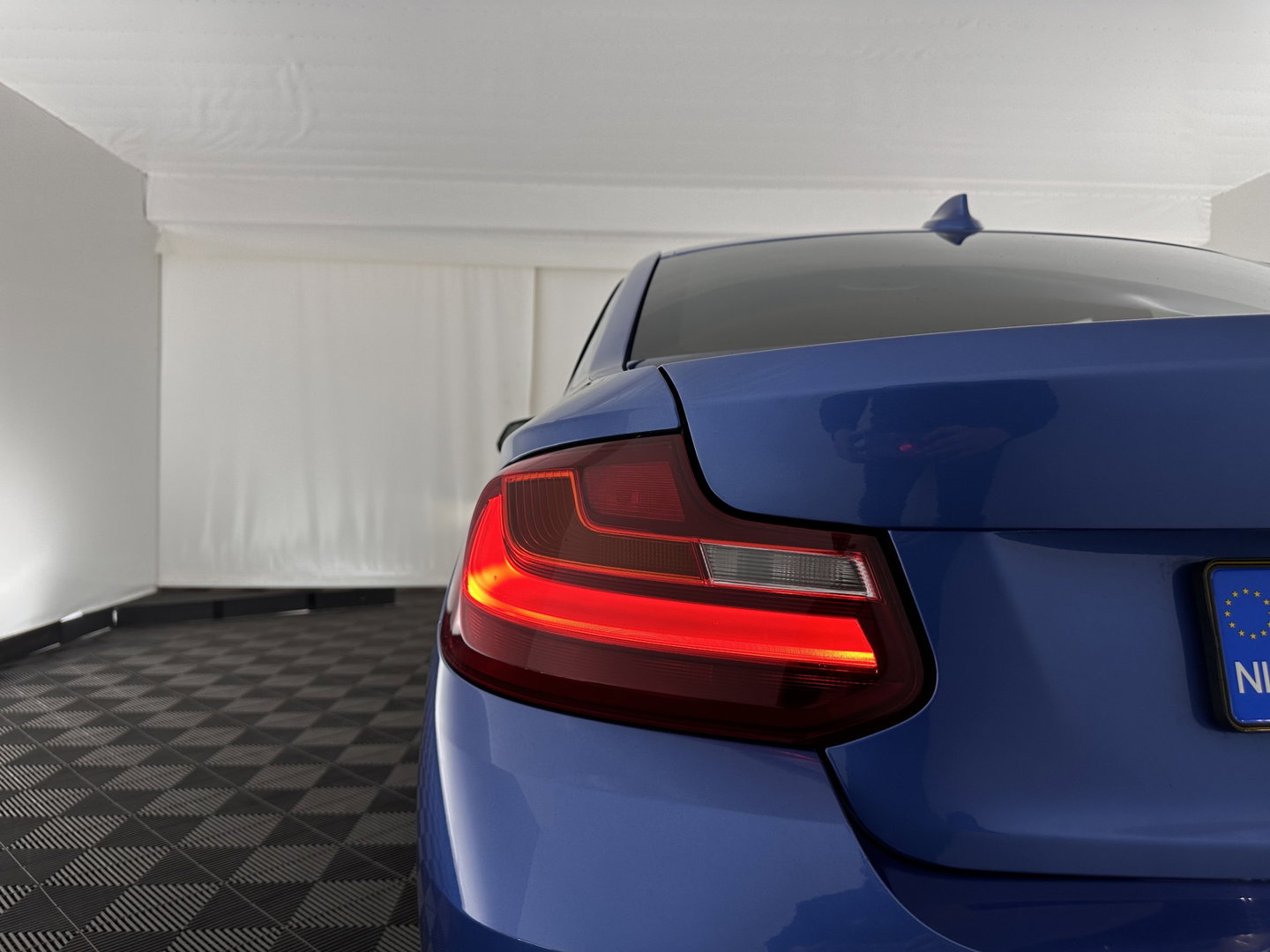 BMW 2 Serie Coupé 220d xDrive M-Sportpack Executive Aut. *XENON | ALCANTARA | HEATED-SPORTSEATS | HARMAN/KARDON | KEYLESS | NAVI-FULLMAP | PRIVACYGLASS | SHIFTPADDLES | ECC | PDC | CRUISE | 18''ALU*