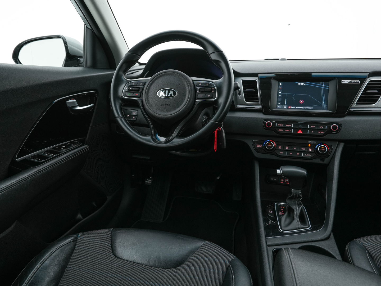 Kia Niro 1.6 GDi Hybrid ExecutiveLine Eco-Hybrid (INCL-BTW) Aut. *LEATHER-FABRIC | NAVI-FULLMAP | KEYLESS | CAMERA | COMFORTSEATS | DIGI-COCKPIT | LANE-ASSIST | ECC | CARPLAY | PDC | TOWBAR | 16''ALU*