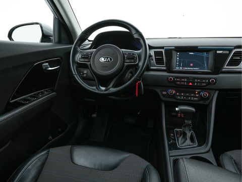Kia Niro 1.6 GDi Hybrid ExecutiveLine Eco-Hybrid (INCL-BTW) Aut. *LEATHER-FABRIC | NAVI-FULLMAP | KEYLESS | CAMERA | COMFORTSEATS | DIGI-COCKPIT | LANE-ASSIST | ECC | CARPLAY | PDC | TOWBAR | 16''ALU*