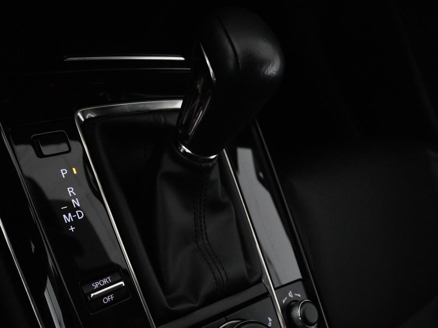 Mazda CX-30 2.0 e-SkyActiv-G M Hybrid Comfort | Leder | Stoel & Stuurverwarming | Adaptive Cruise | Trekhaak | Head-up | Camera