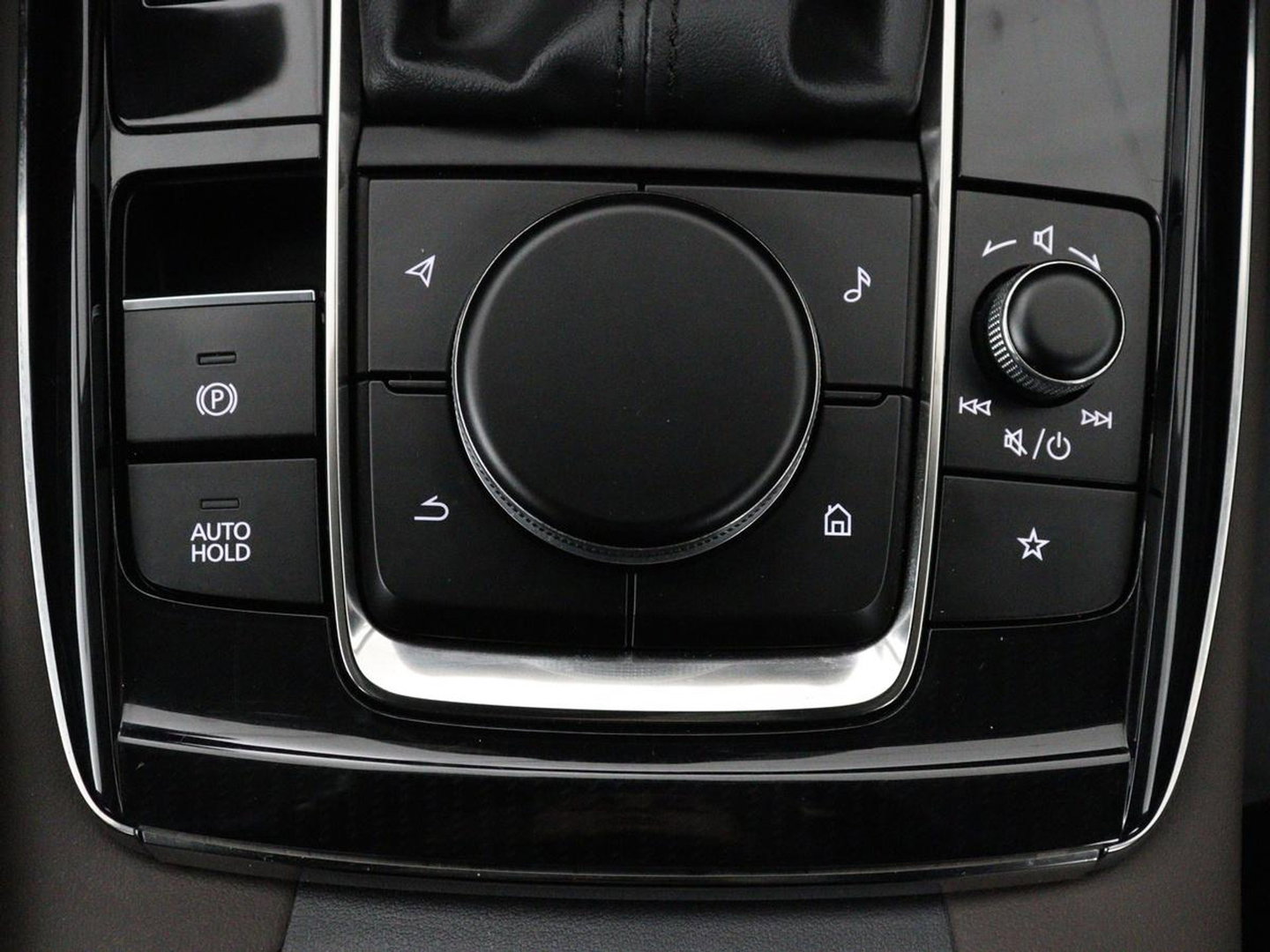 Mazda CX-30 2.0 e-SkyActiv-G M Hybrid Comfort | Leder | Stoel & Stuurverwarming | Adaptive Cruise | Trekhaak | Head-up | Camera