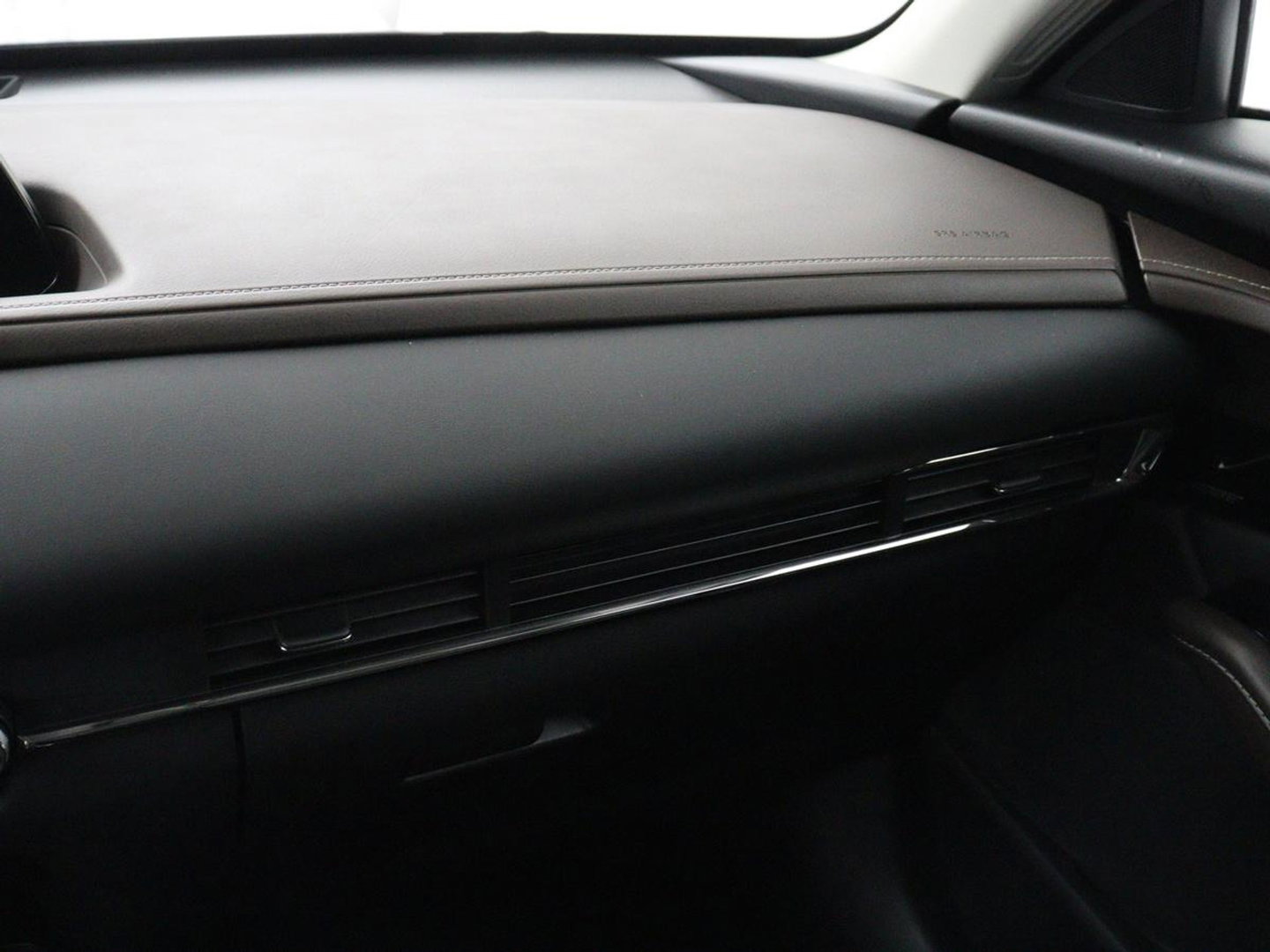 Mazda CX-30 2.0 e-SkyActiv-G M Hybrid Comfort | Leder | Stoel & Stuurverwarming | Adaptive Cruise | Trekhaak | Head-up | Camera