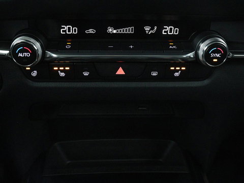 Mazda CX-30 2.0 e-SkyActiv-G M Hybrid Comfort | Leder | Stoel & Stuurverwarming | Adaptive Cruise | Trekhaak | Head-up | Camera