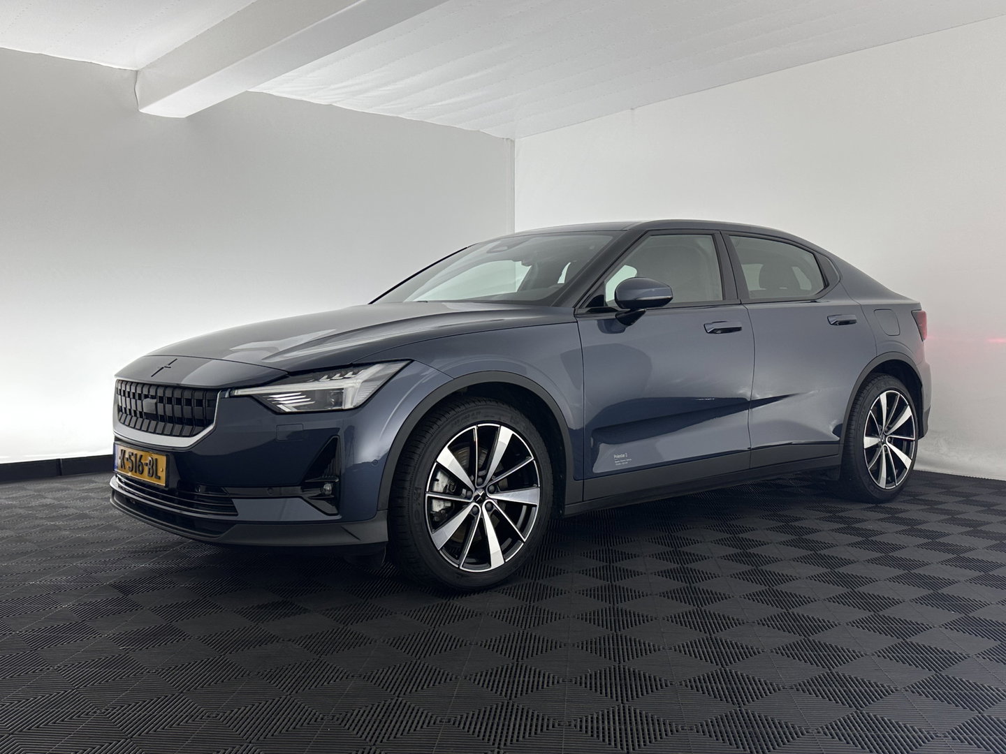 Polestar 2 Long Range Dual Motor Launch Edition 78kWh [ 3-Fase-11kW ] {SOH-90%} (INCL-BTW) Aut. *PANO | NAVI-FULLMAP | FULL-LED | ADAPTIVE-CRUISE | BLINDSPOT | TOPVIEW | KEYLESS | LANE-ASSIST | DIGI-COCKPIT | CARPLAY | DAB+ | HEATED-SPORTSEATS | CAMERA | MEMORY-PACK