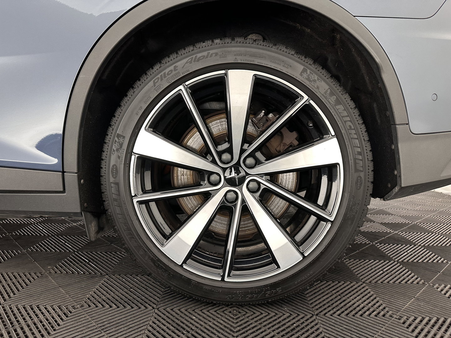 Polestar 2 Long Range Dual Motor Launch Edition 78kWh [ 3-Fase-11kW ] {SOH-90%} (INCL-BTW) Aut. *PANO | NAVI-FULLMAP | FULL-LED | ADAPTIVE-CRUISE | BLINDSPOT | TOPVIEW | KEYLESS | LANE-ASSIST | DIGI-COCKPIT | CARPLAY | DAB+ | HEATED-SPORTSEATS | CAMERA | MEMORY-PACK