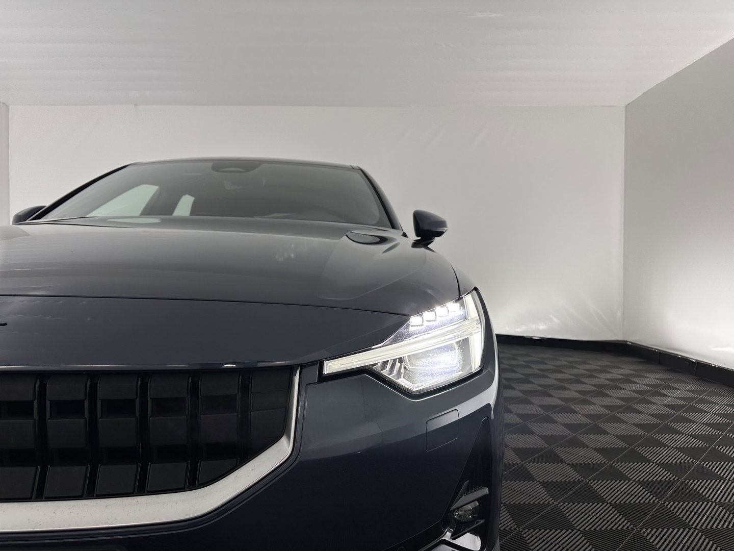 Polestar 2 Long Range Dual Motor Launch Edition 78kWh [ 3-Fase-11kW ] {SOH-90%} (INCL-BTW) Aut. *PANO | NAVI-FULLMAP | FULL-LED | ADAPTIVE-CRUISE | BLINDSPOT | TOPVIEW | KEYLESS | LANE-ASSIST | DIGI-COCKPIT | CARPLAY | DAB+ | HEATED-SPORTSEATS | CAMERA | MEMORY-PACK