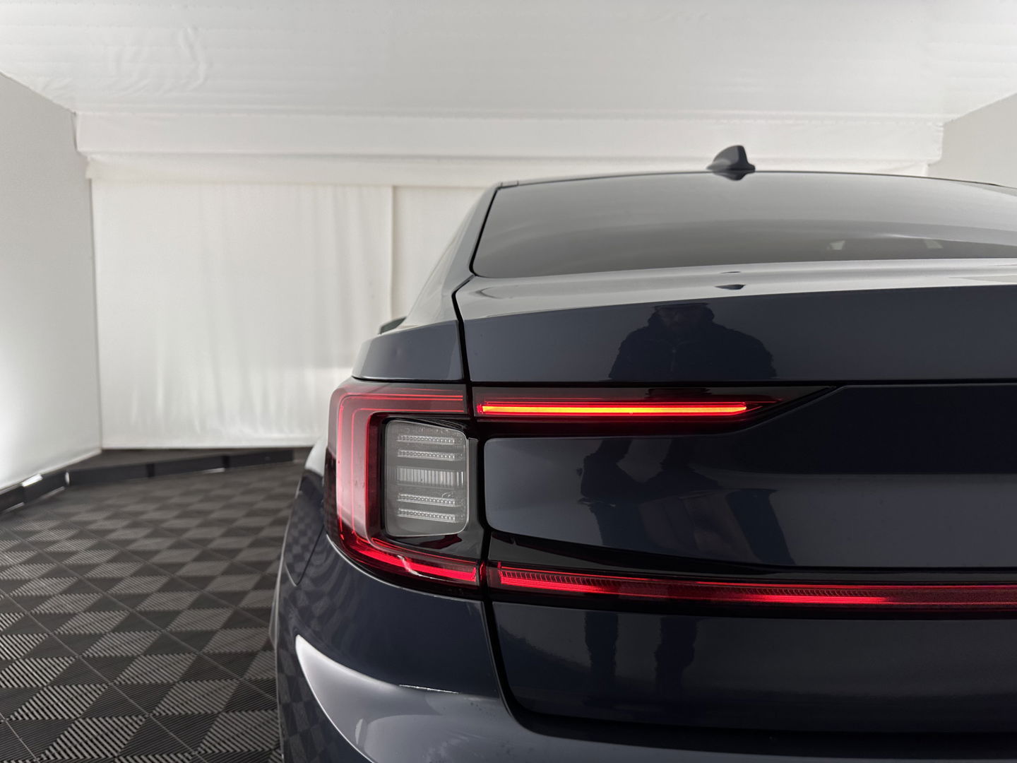 Polestar 2 Long Range Dual Motor Launch Edition 78kWh [ 3-Fase-11kW ] {SOH-90%} (INCL-BTW) Aut. *PANO | NAVI-FULLMAP | FULL-LED | ADAPTIVE-CRUISE | BLINDSPOT | TOPVIEW | KEYLESS | LANE-ASSIST | DIGI-COCKPIT | CARPLAY | DAB+ | HEATED-SPORTSEATS | CAMERA | MEMORY-PACK