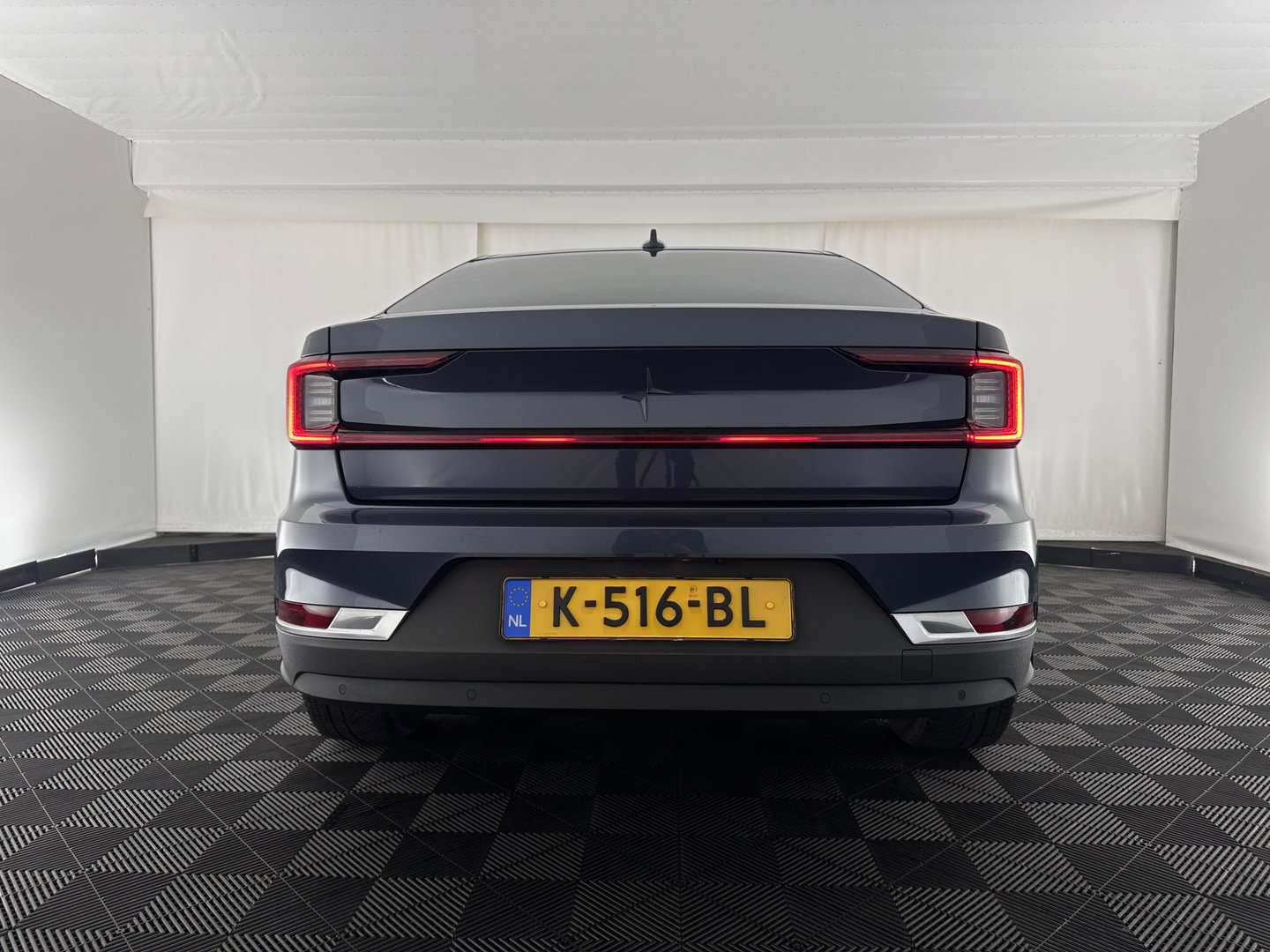 Polestar 2 Long Range Dual Motor Launch Edition 78kWh [ 3-Fase-11kW ] {SOH-90%} (INCL-BTW) Aut. *PANO | NAVI-FULLMAP | FULL-LED | ADAPTIVE-CRUISE | BLINDSPOT | TOPVIEW | KEYLESS | LANE-ASSIST | DIGI-COCKPIT | CARPLAY | DAB+ | HEATED-SPORTSEATS | CAMERA | MEMORY-PACK