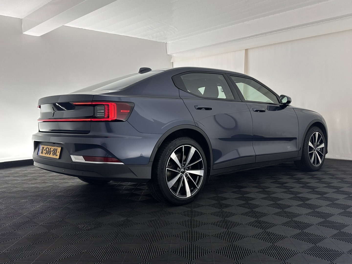 Polestar 2 Long Range Dual Motor Launch Edition 78kWh [ 3-Fase-11kW ] {SOH-90%} (INCL-BTW) Aut. *PANO | NAVI-FULLMAP | FULL-LED | ADAPTIVE-CRUISE | BLINDSPOT | TOPVIEW | KEYLESS | LANE-ASSIST | DIGI-COCKPIT | CARPLAY | DAB+ | HEATED-SPORTSEATS | CAMERA | MEMORY-PACK