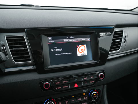 Kia Niro 1.6 GDi Hybrid ExecutiveLine Eco-Hybrid (INCL-BTW) Aut. *LEATHER-FABRIC | NAVI-FULLMAP | KEYLESS | CAMERA | COMFORTSEATS | DIGI-COCKPIT | LANE-ASSIST | ECC | CARPLAY | PDC | TOWBAR | 16''ALU*