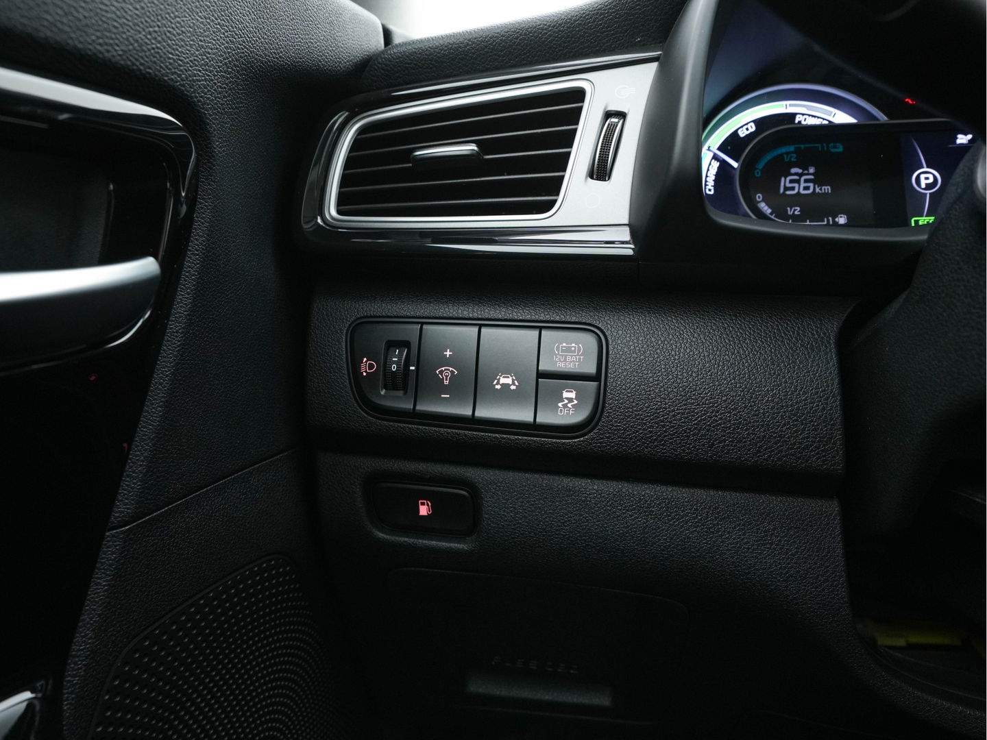 Kia Niro 1.6 GDi Hybrid ExecutiveLine Eco-Hybrid (INCL-BTW) Aut. *LEATHER-FABRIC | NAVI-FULLMAP | KEYLESS | CAMERA | COMFORTSEATS | DIGI-COCKPIT | LANE-ASSIST | ECC | CARPLAY | PDC | TOWBAR | 16''ALU*