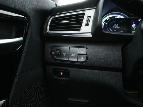 Kia Niro 1.6 GDi Hybrid ExecutiveLine Eco-Hybrid (INCL-BTW) Aut. *LEATHER-FABRIC | NAVI-FULLMAP | KEYLESS | CAMERA | COMFORTSEATS | DIGI-COCKPIT | LANE-ASSIST | ECC | CARPLAY | PDC | TOWBAR | 16''ALU*