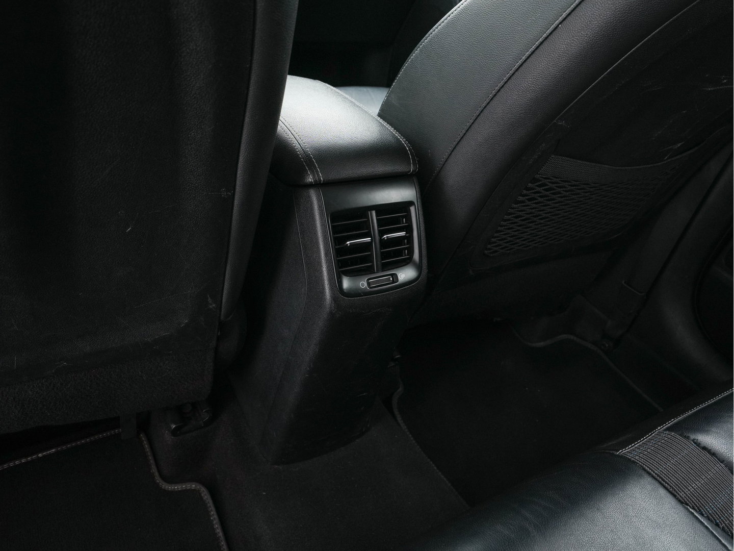 Kia Niro 1.6 GDi Hybrid ExecutiveLine Eco-Hybrid (INCL-BTW) Aut. *LEATHER-FABRIC | NAVI-FULLMAP | KEYLESS | CAMERA | COMFORTSEATS | DIGI-COCKPIT | LANE-ASSIST | ECC | CARPLAY | PDC | TOWBAR | 16''ALU*