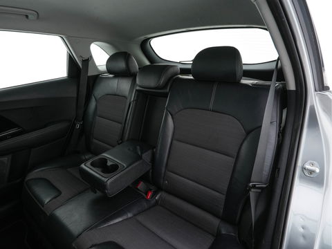 Kia Niro 1.6 GDi Hybrid ExecutiveLine Eco-Hybrid (INCL-BTW) Aut. *LEATHER-FABRIC | NAVI-FULLMAP | KEYLESS | CAMERA | COMFORTSEATS | DIGI-COCKPIT | LANE-ASSIST | ECC | CARPLAY | PDC | TOWBAR | 16''ALU*