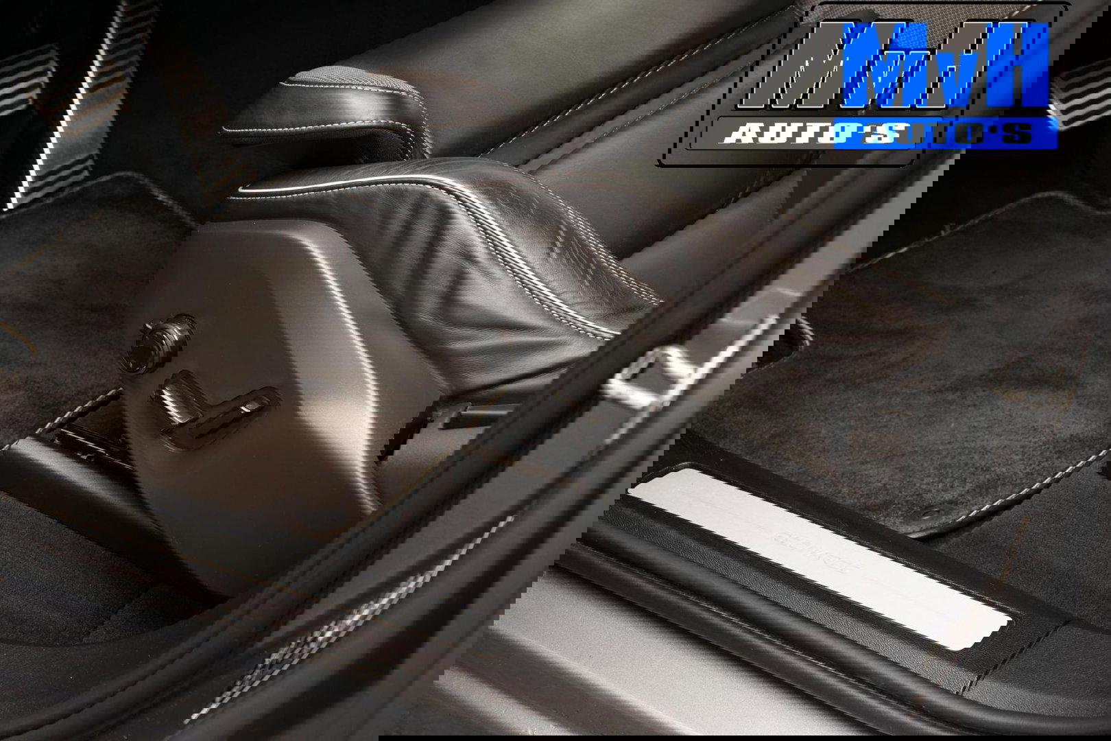 Volvo XC60 2.0 Recharge T6 AWD R-Design|PANO|H/K AUDIO|TREKH