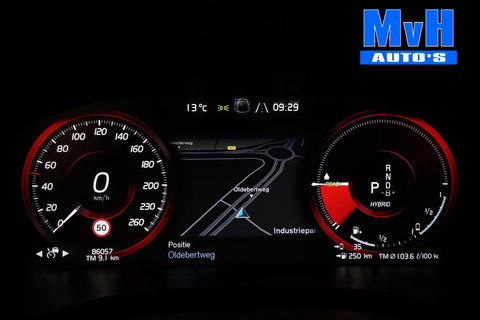 Volvo XC60 2.0 Recharge T6 AWD R-Design|PANO|H/K AUDIO|TREKH