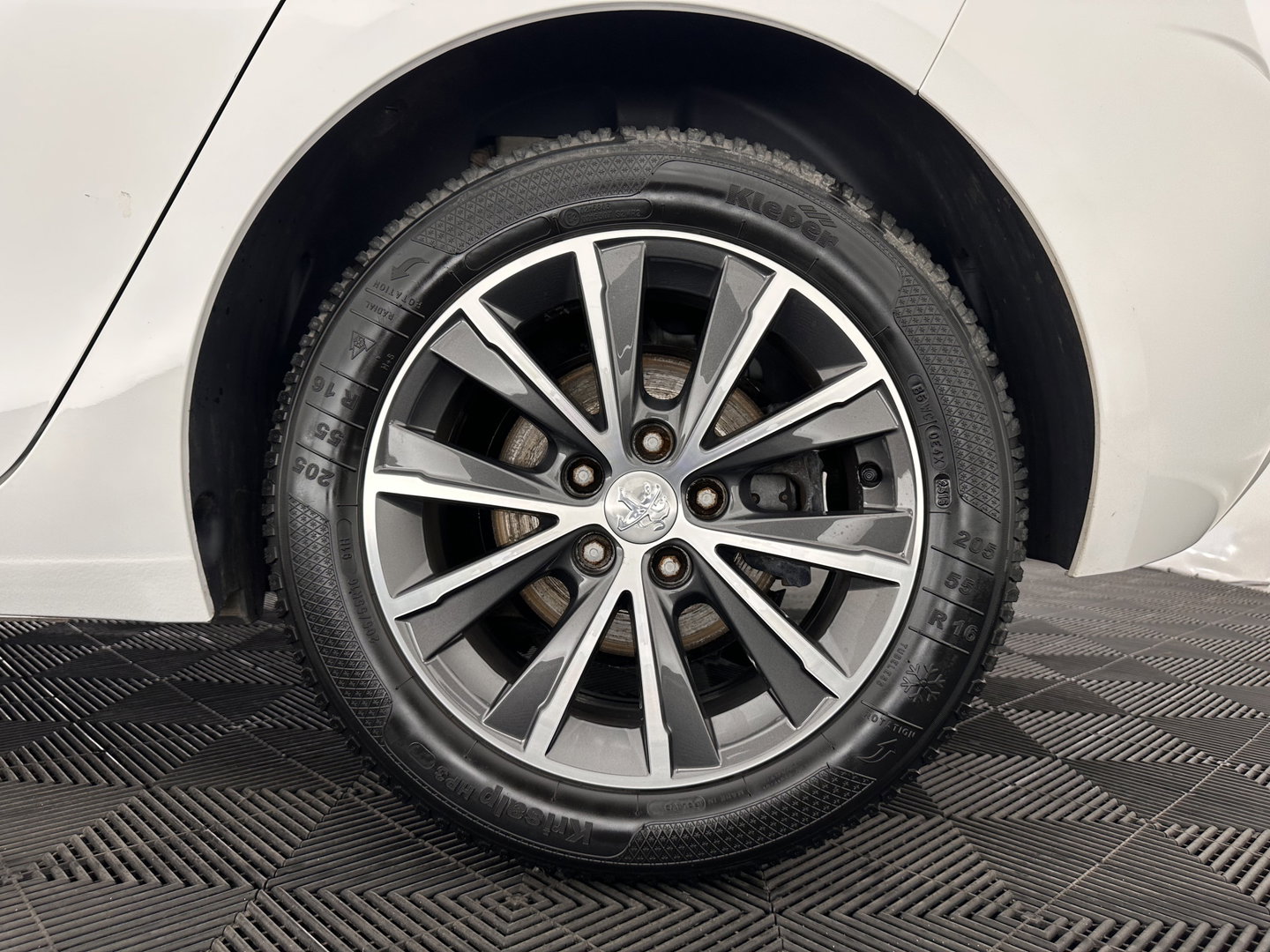 Peugeot 308 1.5 Blue HDi Allure *FULL-LED | HEATED-SPORTSEATS | NAVI-FULLMAP | DAB | ECC | PDC | CRUISE | PRIVACYGLASS | 16''ALU*