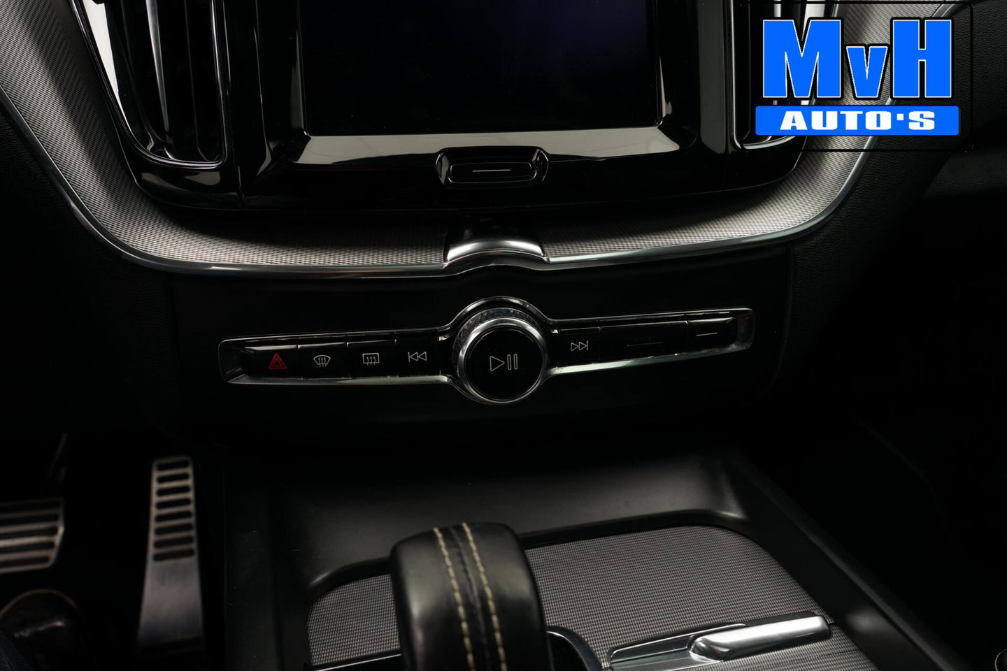 Volvo XC60 2.0 Recharge T6 AWD R-Design|PANO|H/K AUDIO|TREKH