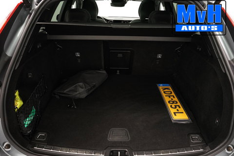 Volvo XC60 2.0 Recharge T6 AWD R-Design|PANO|H/K AUDIO|TREKH