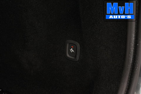 Volvo XC60 2.0 Recharge T6 AWD R-Design|PANO|H/K AUDIO|TREKH