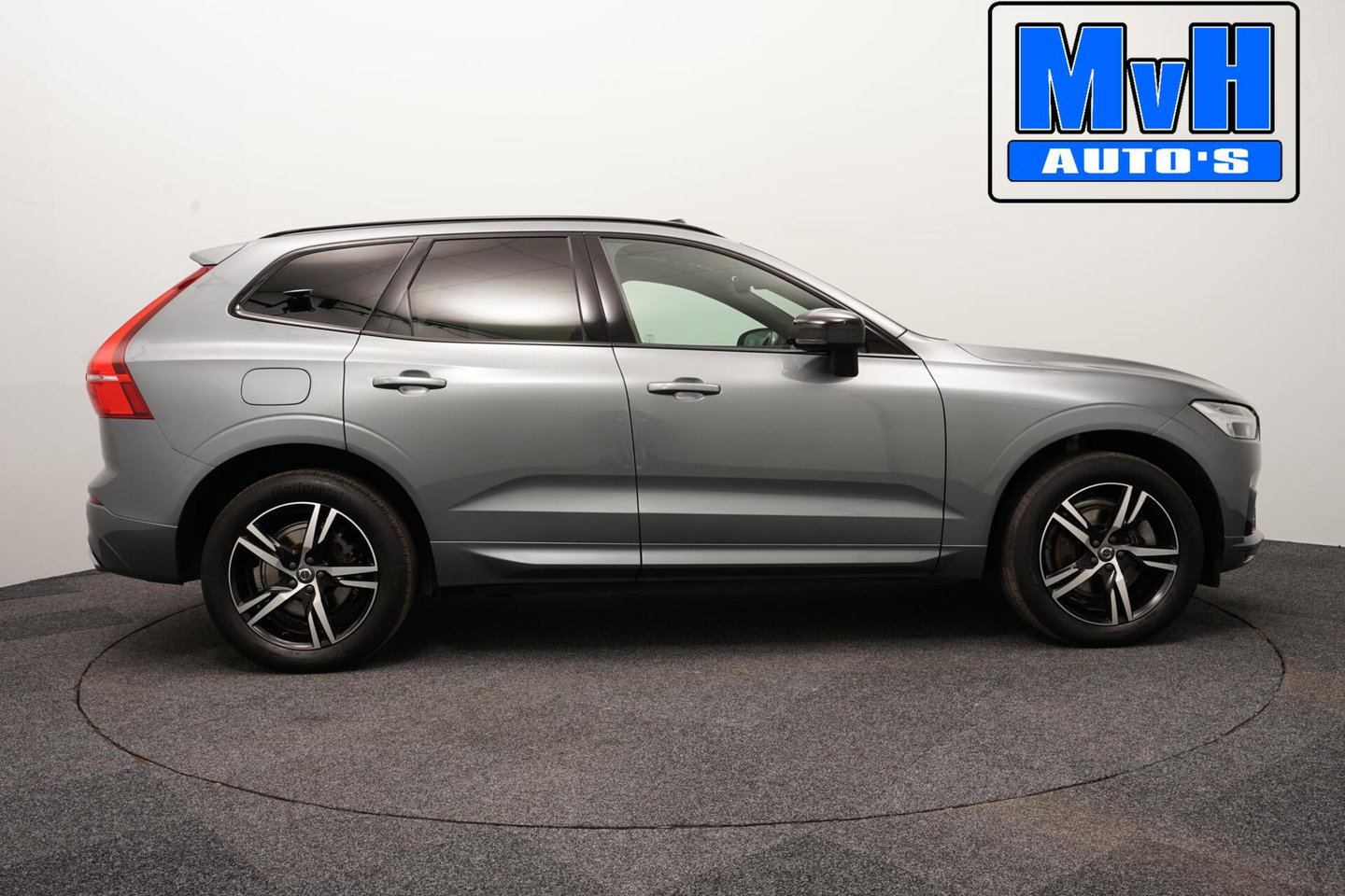 Volvo XC60 2.0 Recharge T6 AWD R-Design|PANO|H/K AUDIO|TREKH